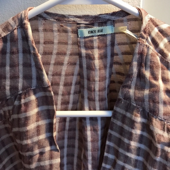 Urban outfitter top price not negotiable - Picture 2 of 2